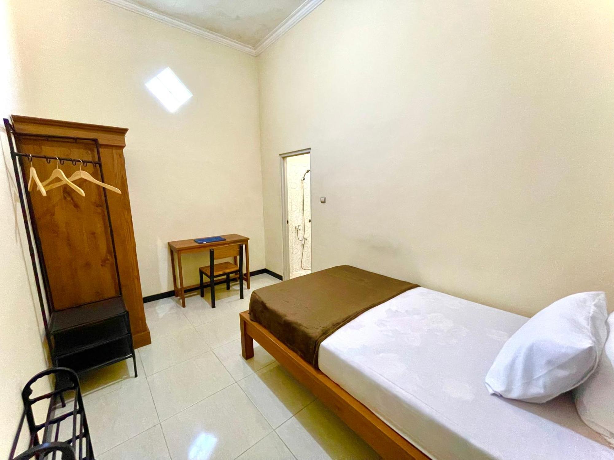 Offspring Ijen Hostel Banyuwangi Buitenkant foto